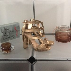 💙Brand new rose gold cutout heels